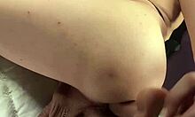 التراني تدمر ثقبها الضيق جوعانة لزب صلب