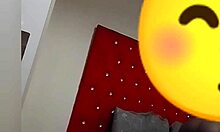 Kamera szpiegowska łapie ją pochyloną na outdoor doggystyle