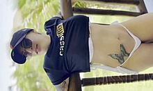 Depilei a bucetinha para deixar ele louco olhando meu grelo enquanto chupava aquele pau gostoso.