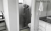 Depilei a bucetinha para deixar ele louco olhando meu grelo enquanto chupava aquele pau gostoso.