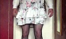 bisexual crossdresser offers free blowjob and dreams of swallowing on camera