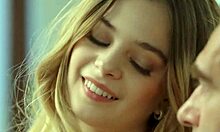 Така, Molly Little 18+ просто флиртува с учителя по история за частен учебен час.