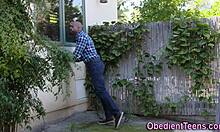 Фетиш-девочка 18+ скачет на огромном черном члене жестко