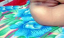 デカ尻の義妹がチンポに騎乗して、剃毛マンコで激しくアクション