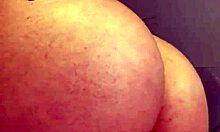 lis says 'check out my sexy natural tits and ass'