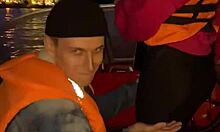 girls surprise guy on boat with rough ffm