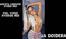 Lua doidera brincando sozinha em casa ate gozar com brinquedinho novo