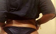 naej ae seduces u with a strip tease before she squirts 😏