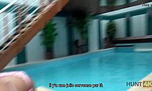 Lelaki kaya miliki teman wanita Czech petite 18+ dalam pickup POV luar.