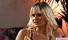 Lesbisk babe leger med stedsøster