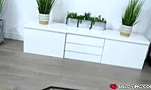 Velipoika vaihtaa palveluksen naidaakseen sisarentyttären tunnin jälkeen