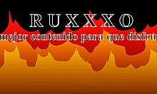 Colombian amateur with big ass enjoys homemade handjob from monster cock guy