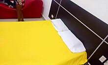 iniciamos en el porno casero hacemos pijamada con mi hermanastra morena y luego me le monto para calentarla la muy zorra me pide sexo porno real casero interracial