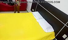 iniciamos en el porno casero hacemos pijamada con mi hermanastra morena y luego me le monto para calentarla la muy zorra me pide sexo porno real casero interracial