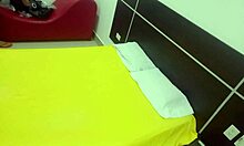 iniciamos en el porno casero hacemos pijamada con mi hermanastra morena y luego me le monto para calentarla la muy zorra me pide sexo porno real casero interracial