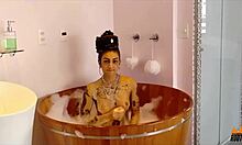 i showd off in the ofuro durin the foto shoot, masturbatin