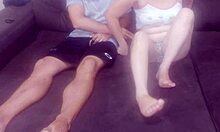 meio-irm�o conta as pintas da meia-irm� ela sente tes�o e rola uma masturba��o simultaneamente at� eles transarem