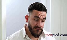 teen loses virginity quickie 😏