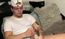 Hot Sends Fuck Buddy A Video For Her To Get Off To - Instagram Joshuaaalewisss