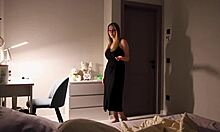 Pasierb rucha macochę mocno podczas burzowej nocy!