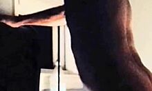 Mature Amateur in Homemade Oral Scene