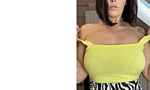 Mommy commands you to kneel and be her little whore 😘