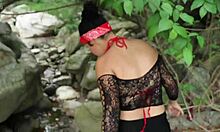 Salgo Con Mi Hermanastra Al Rio Para Refrescarnos Del Calor Y De Paso Me Da Una Rica Mamada De Pene!