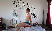 Girlfriend's femdom yoga lesson reveals shaved pussy and big ass fetish