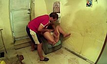 Le Limpia El Culo a La Gorda y Le Hace Buena Comida de Ano Hasta Correrse