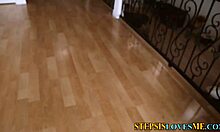 น้องสาวเลี้ยงขี่ควยโดนจับได้