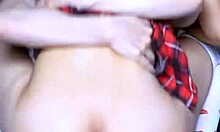 Linda estudiante termina follando duro con su maestro después de clases