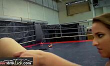 Babas euro frotando coños intensamente en ring de lucha