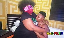 No pude resistir follar a mi nueva vecina con su culo y tetas enormes antes que nadie