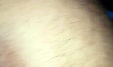 Geile meid verkent met speeltjes en vingeren