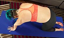 Amateur yoga slut in ponytail strips clothes and cums using vibrator 😈