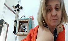 Blonde milf squirting in video call for xvideos