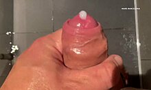 gym shower cruising for blowjobs and cum?