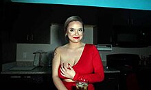 alexis kay flashes boobs in club