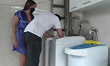 Técnico fixes washer but ends up banging hot client 😜