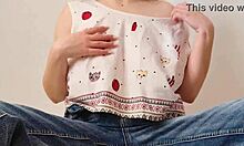 Весенние разминания сиськами от DepravedMinx в раннем утреннем соло-скачке