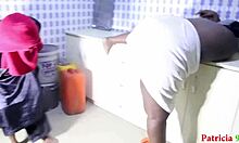 Encontro quente na cozinha de Patrícia com seu motorista negro