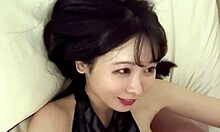 Јапанка даје дивље пушење и буккаке акцију сад!