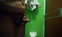 Penes Chicos En Masturbacion Al Aire Libre