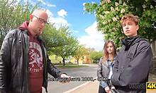 Smuk pige viser vilde sex færdigheder til rig fyr for penge på Hunt4k