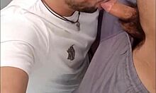 entrei no box do banheiro do metro o macho me olhou e disse que queria meu cu - completo full red 😏