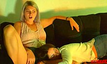 Skjult kamera fanger unge brunetter store rumper i vill show