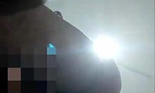 Trans Louca blir vill etter menage på sofa