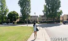 Poskušanje tesne pičke mlade Mie Hurley je neverjetno!