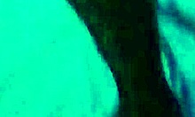 Loira se deliciando e gozando gostoso