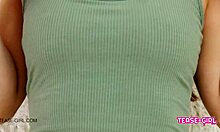 i super cute teen 18+ showing amazing body on sofa